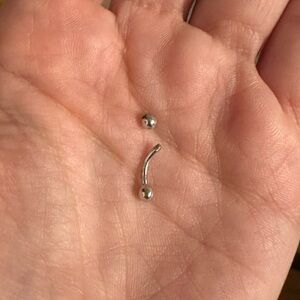 Never worn 14K white gold belly ring